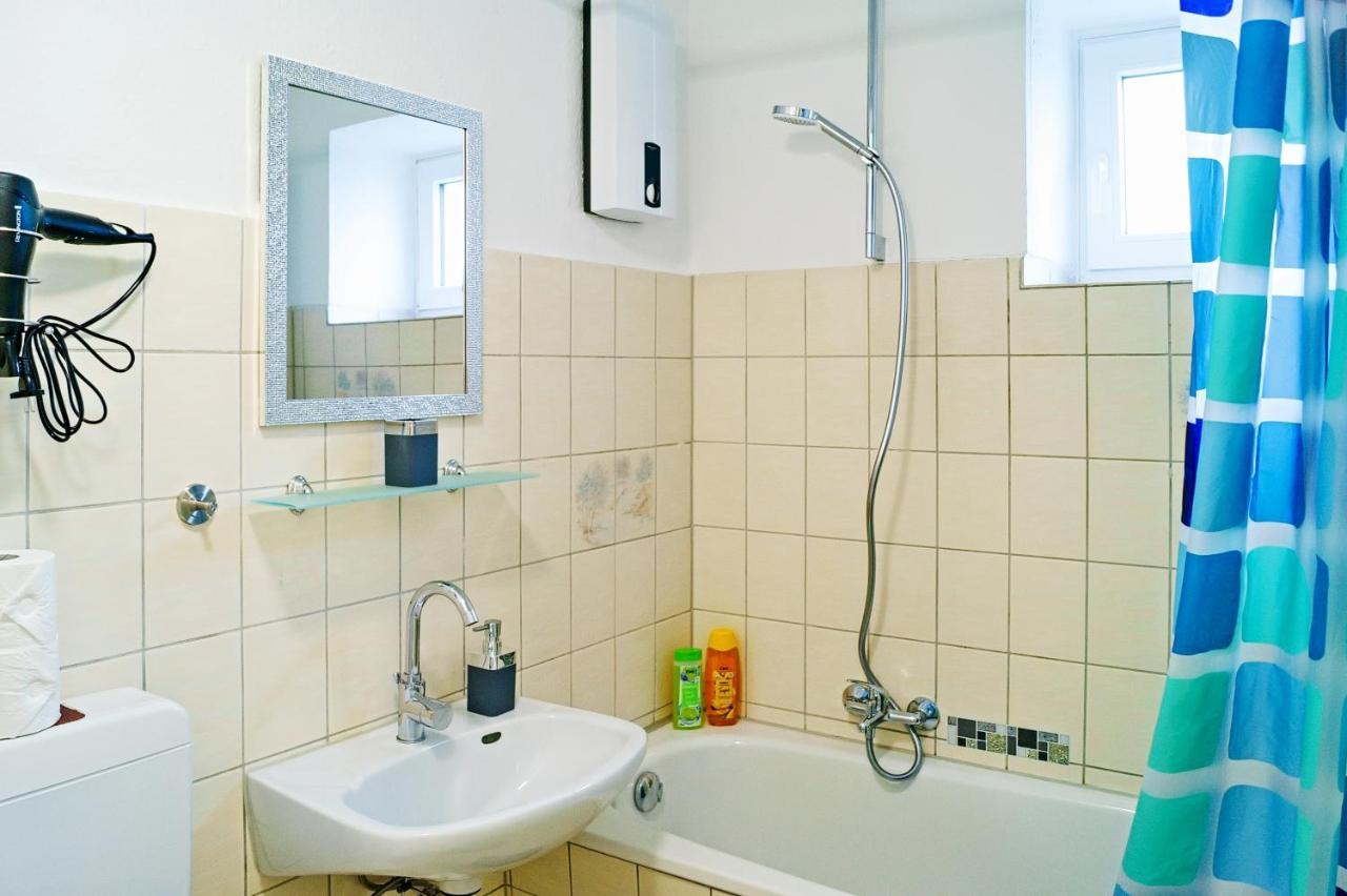 Die Ideale Wohnung โซลิงเงน ภายนอก รูปภาพ